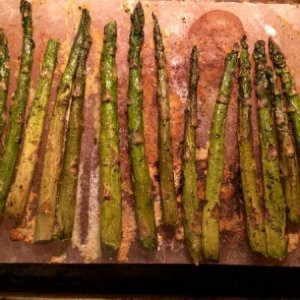 Asparagus Baked on a Salt Block