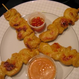 Chicken satay with peanut  and sweet chilli sauces