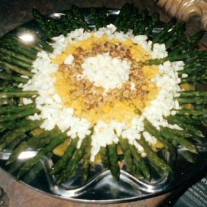 Asparagus salad with eggs and walnuts