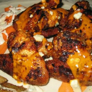 Blue Cheese & Hot Sauce Chicken Wings