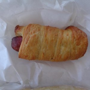 From the KCC Farmer's Market, a Sausage Roll form my favorite Bahn Mi Shop, that was my grab-n-go breakfast ;)