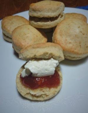 Click image for larger version

Name:	The Queen´s Scones.jpg
Views:	34
Size:	13.7 KB
ID:	48763