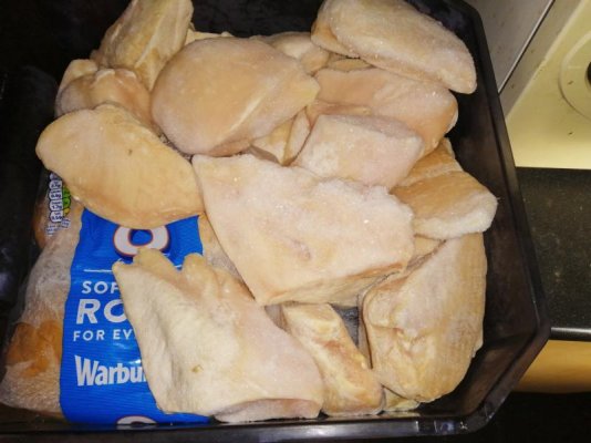 Click image for larger version

Name:	FROZEN CHICKEN.jpg
Views:	23
Size:	58.7 KB
ID:	50162