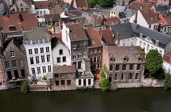 Gent houses on the river