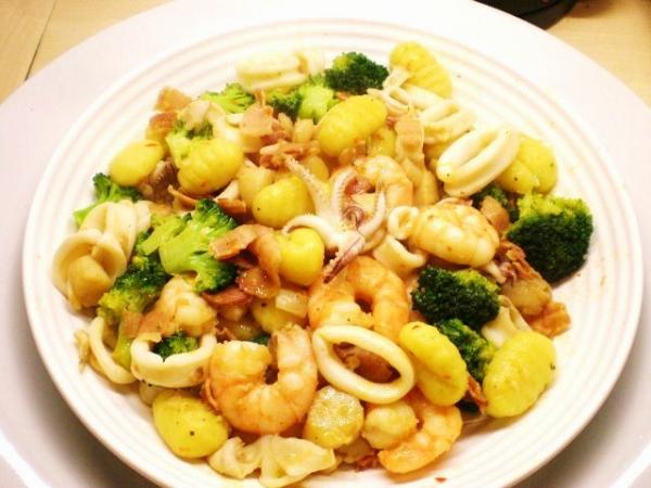GNOCCHI WITH MIXED SEAFOOD 011
