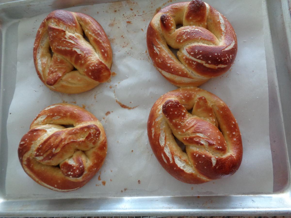 Homemade Soft Pretzels ala Alton Brown, MMM!
I really need to make these again.