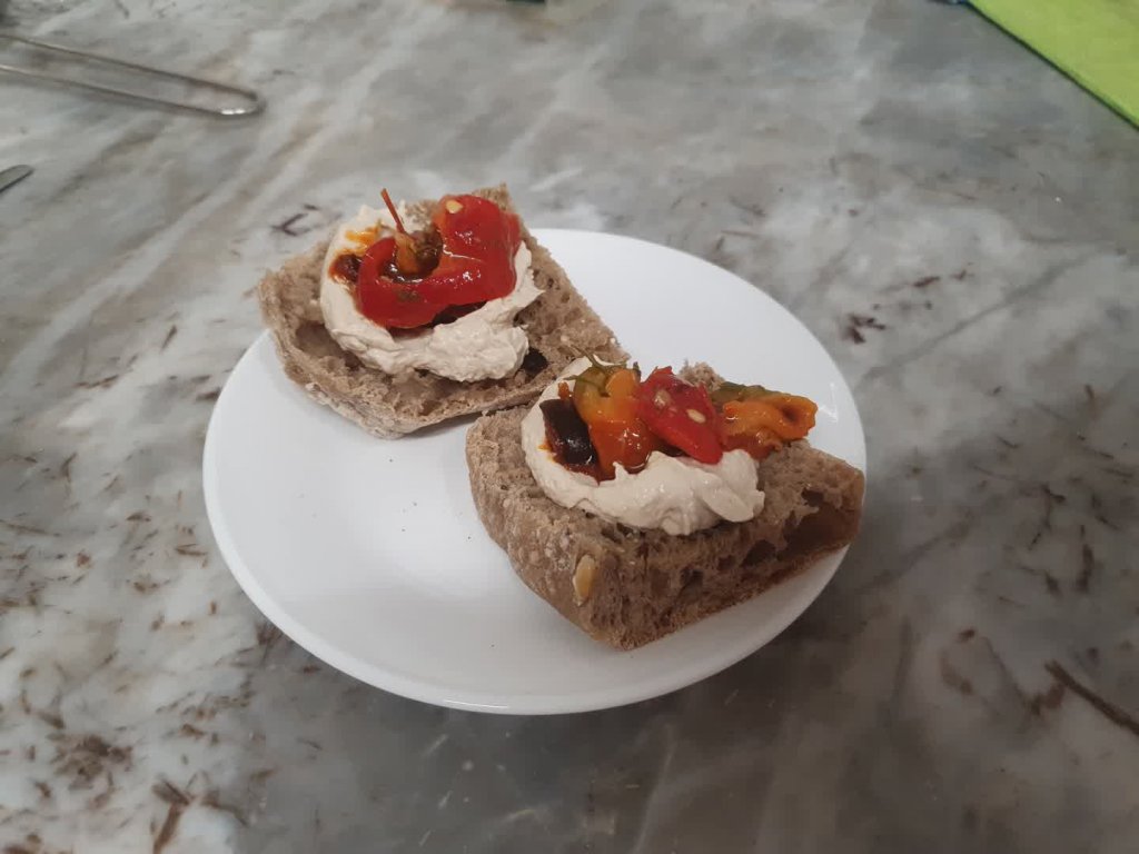 HUMMUS WITH EGGPLANT AND PEPPERS