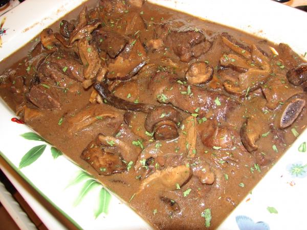 Red Wine Braised Shortribs with Mushrooms