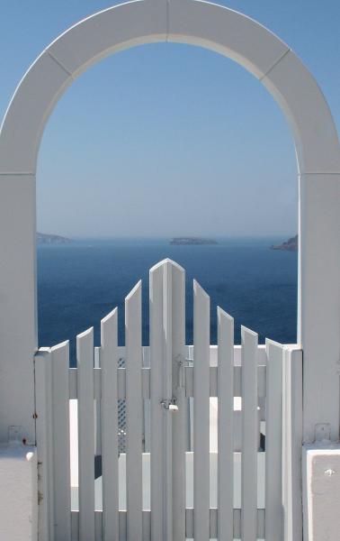 santorini arch and gate