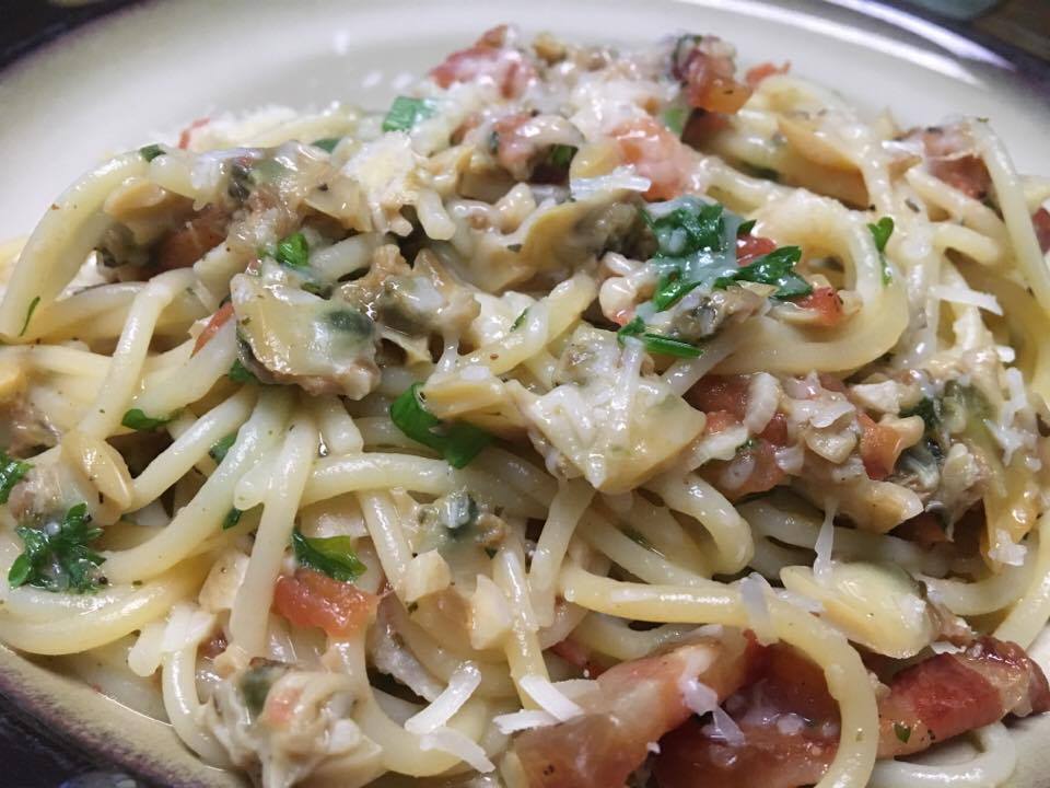 Spaghetti with clam sauce