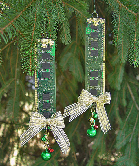 Memory-Christmas-Tree-Ornaments-1.jpg