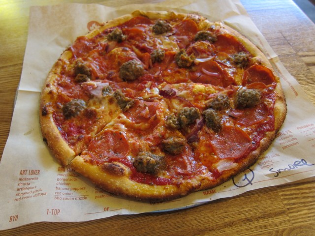 blaze-pizza-meat-eater-01.JPG