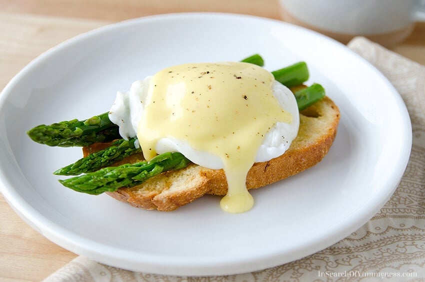 Eggs-Benedict-with-Asparagus.jpg